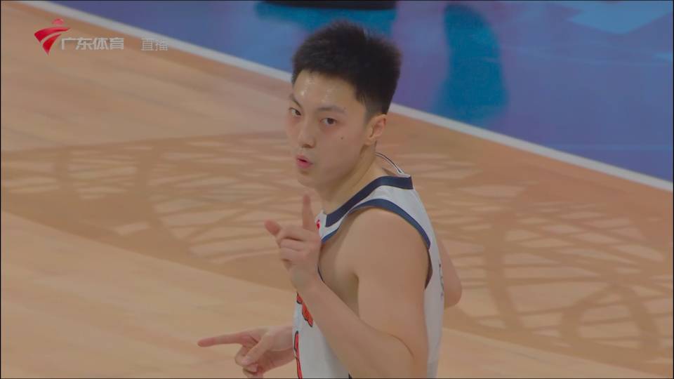 102-94！广东宏远软肋暴露，许利民“惩罚”杜锋，评论区最真实！